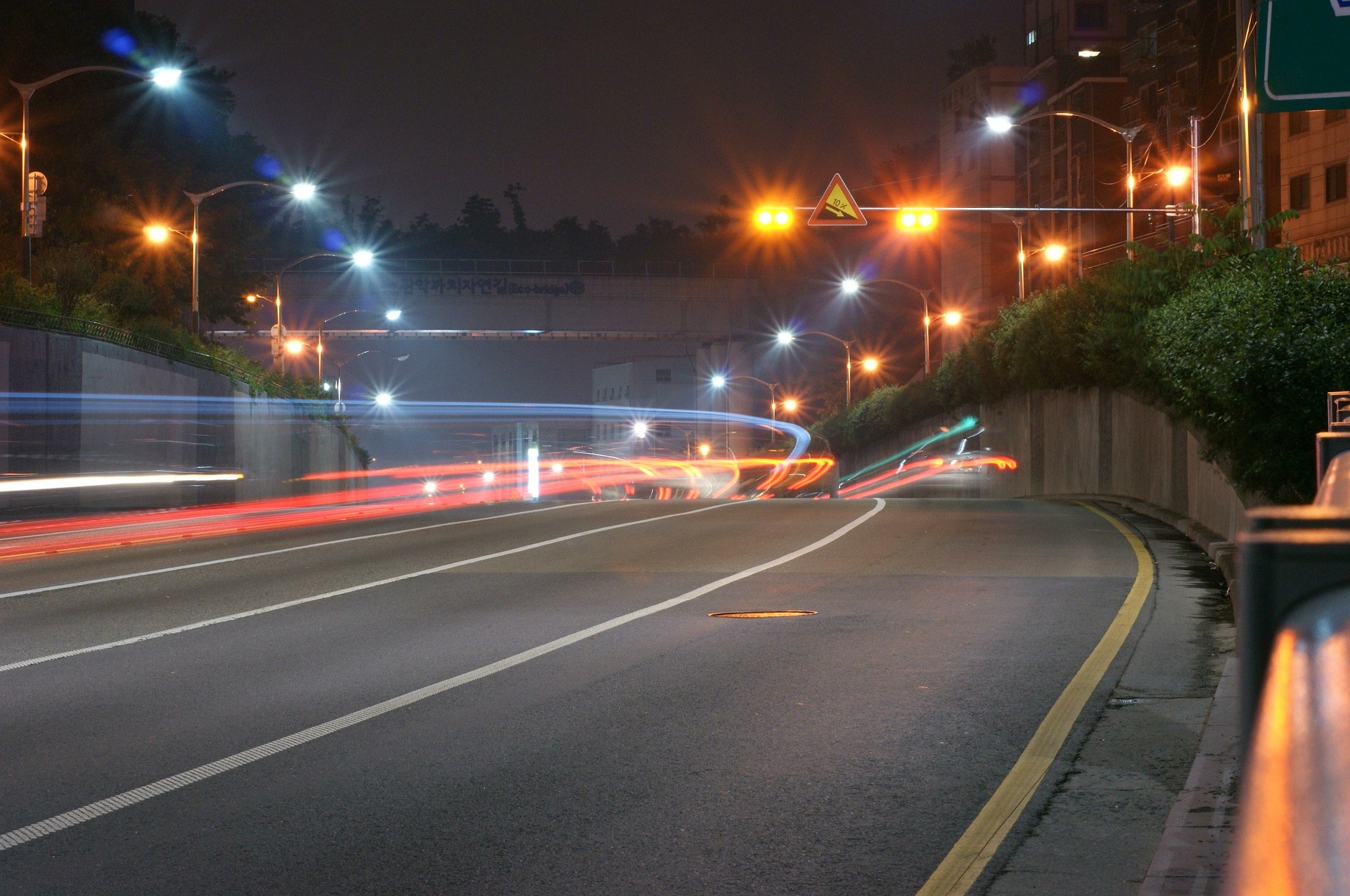 Al via le sperimentazioni per smart road e guida autonoma, il 2018 si apre sotto il segno degli ITS. L’editoriale di TTS Italia