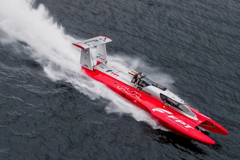 Nuovo Guinness World Record di velocità: il motore FPT Industrial supera i 277 km orari sull’acqua
