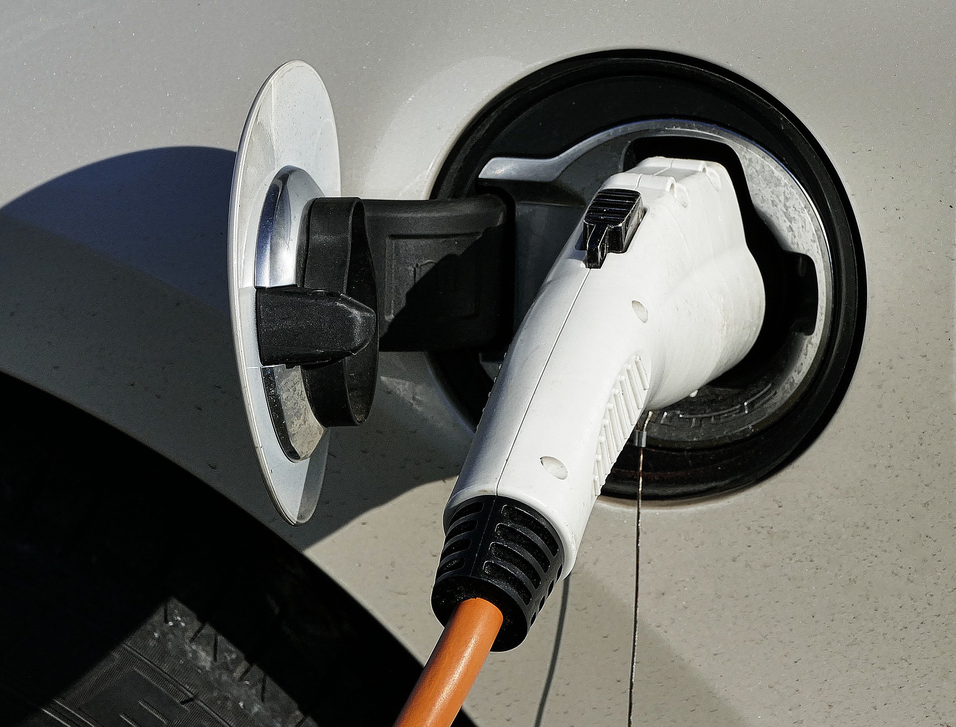 Auto elettriche, l’Italia tra i 7 paesi Ue deputati alla realizzazione di batterie di nuova generazione