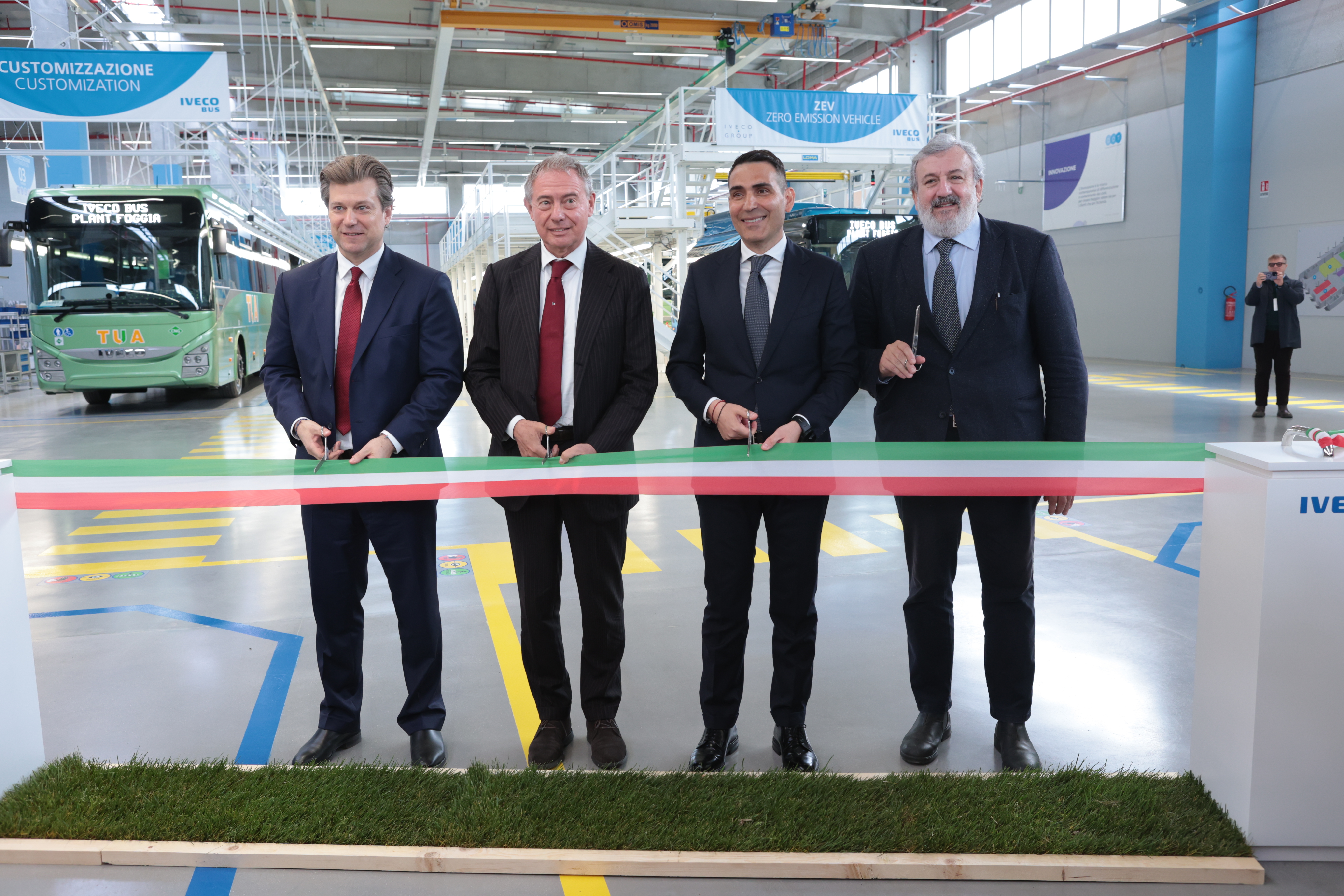 Iveco Group torna a produrre autobus in Italia. Nuovo stabilimento a Foggia