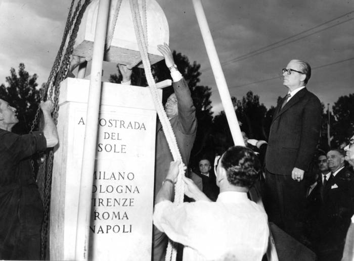 Autostrada del Sole: una sessantenne ancora fondamentale