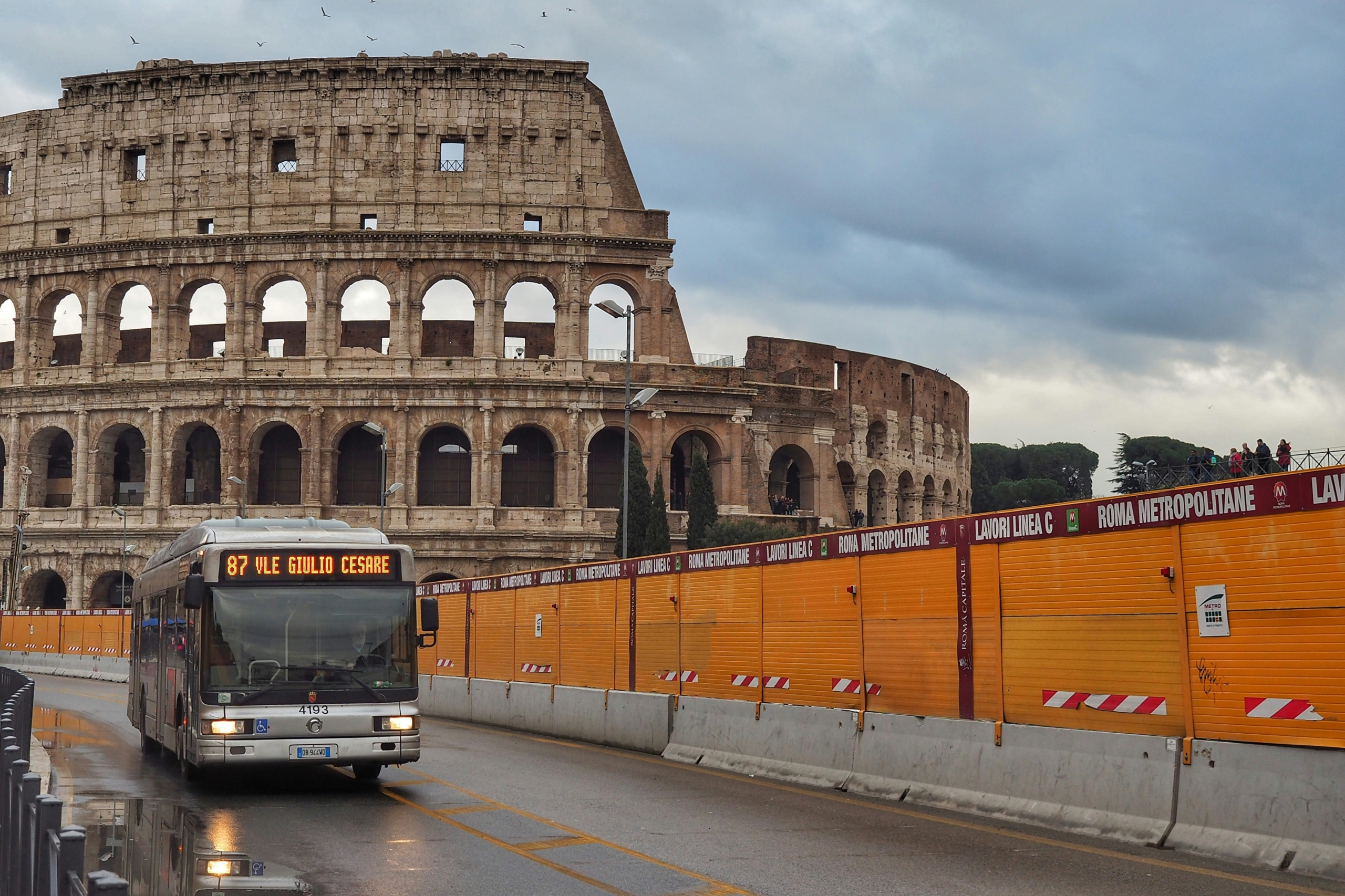 Guida autonoma nella mobilità urbana: il Comune di Roma cerca aziende per avviare la sperimentazione